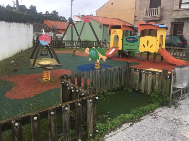 Parque Infantil O Monte - Limpieza